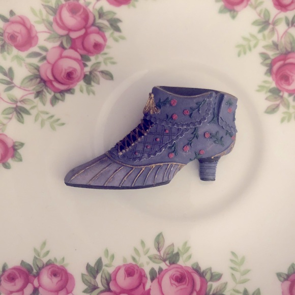 Artisan Jewelry - Vintage retro Purple fancy shoe pin brooch 👠